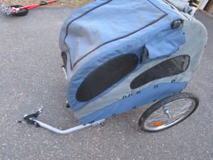 lot 117 image: Biking Trailer