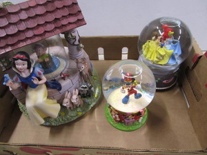 lot 99 image: Disney Snowglobes