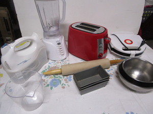 lot 80 image: Waffle, Toaster, Blender