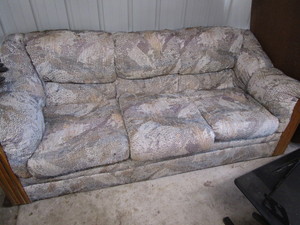 lot 154 image: Sofa