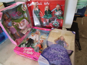 lot 160 image: Barbie, Kelly, Krissy Sets