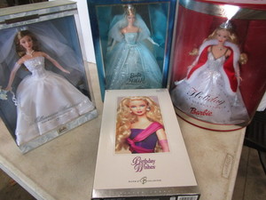 lot 162 image: Barbies, Bridal