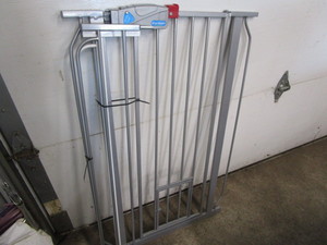 lot 170 image: Pet Gate
