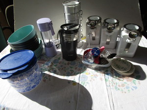 lot 179 image: Canisters, Tea, Tupperware
