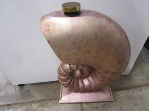 lot 211 image: Glasstop Conch Table