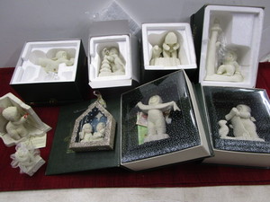 lot 256 image: Dept 56 Snowbabies