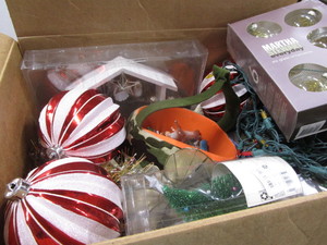 lot 266 image: Christmas Decorations