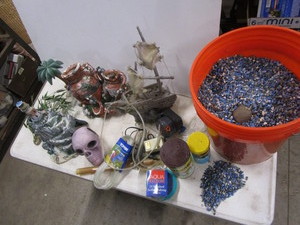 lot 292 image: Aquarium Items