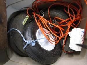 lot 325 image: Tires, Tubes