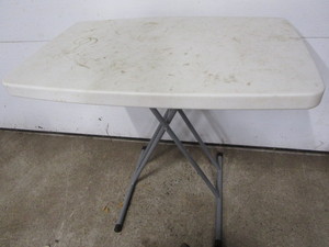lot 224 image: Adjustable Height Table