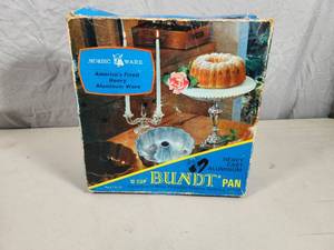 Vintage Nordic Ware 12 Cup Bundt Pan