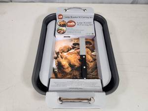 New Large Roaster with Carving Knife