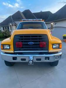 1997 Ford F700 Tender Tanker Truck