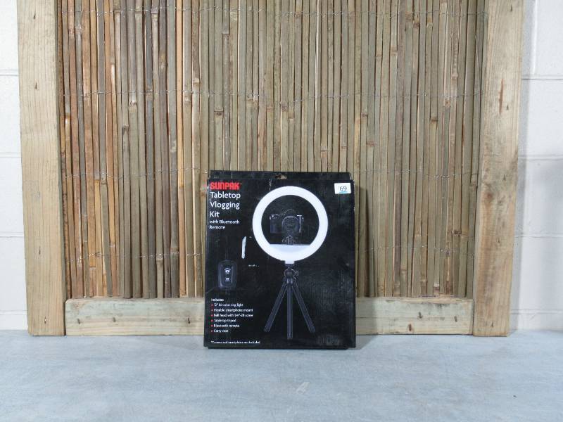 Sunpak - 12 Bi-Color Tabletop or Handheld Vlogging Kit with Bluetooth Remote for Smartphones and Compact Cameras