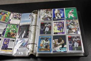 lot 75 image: Minnesota Vikings Football Card Binder