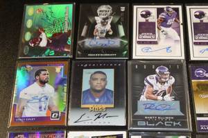 lot 87 image: Minnesota Vikings Football Card Autograph Lot  12 Autograph Vikings Cards