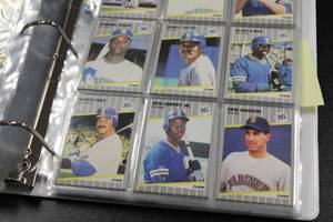 lot 111 image: 1989 Fleer Baseball Complete Set #1-660 In BinderPages  Features Ken Griffey Jr. Rookie