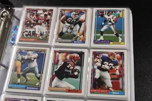 lot 112 image: 1992 Topps Football Complete Set #1-660 In BinderPages