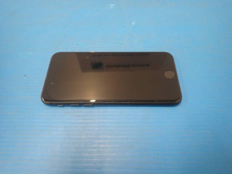 Apple&nbspiPhone 7 A1660  32GB of Storage  Verizon Carrier Unlocked  No Charger