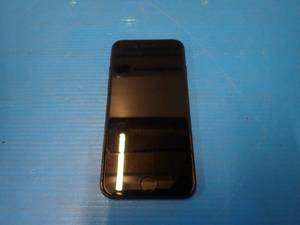 Apple&nbspiPhone 7 A1660  128GB of Storage  Verizon Carrier Unlocked  includes charging cable