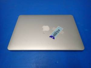 Apple&nbspMacBookPro11,1 A1502 MGX72LLA &nbspINTEL(R) CORE(TM) I5-4278U CPU  2.60GHZ  8GB DDR3 RAM  251GB SSD  13.0 screen w 1920 x 1080 resolution  anti-glare layer is wearing  includes IOS and charger