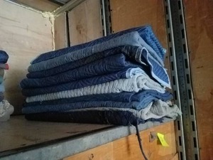 MOVING BLANKET LOT 52
