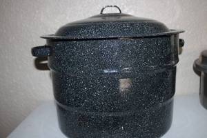 lot 2 image: Granite Ware Canner W Jar Rack