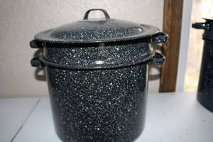 lot 7 image: Three Granite Ware Steel Kettles W Cover