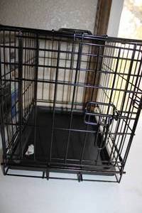 lot 12 image: Black Wire Dog Crate