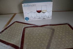 lot 63 image: Twelve Dailyware Goblets-Two Silicone Cookie Placement Matts