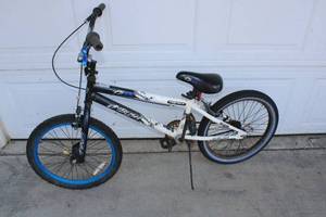 lot 122 image: Blue & White Ambush Kent Free Style Bicycle
