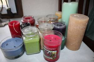 lot 127 image: Miscellaneous Candles--Some Yankee Candles