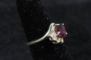 Ladies Sterling Silver Ring - Grape Garnet