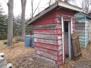 lot 251 image: Outhouse thats perfect for that hu...