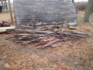 lot 256 image: Large pile of various metal piping,...