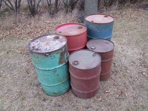lot 262 image: 5 smaller metal barrels in good con...