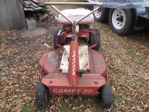 lot 266 image: Snapper Comet 30 riding mower. Was ...