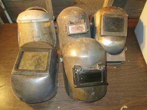 lot 304 image: Large tote with 5 welding masksshi...