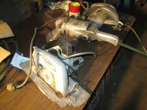 lot 315 image: Dormeyer 600 electric saw, Black an...