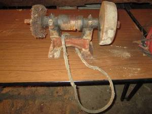 lot 323 image: Bench grinder with stone and wire w...