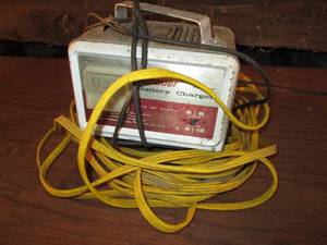 lot 325 image: Schauer Battery charger model# B661...