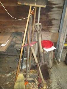 lot 330 image: Corner of tools including pik axe, ...