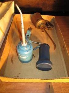 lot 334 image: 3 vintage oil cans...