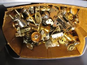 lot 359 image: Tote full of many many door knobsh...