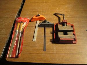 lot 363 image: small vice, 2 saw guides and a 3pc ...