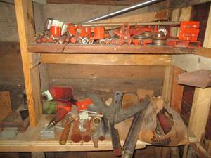 lot 417 image: Corner lot of Hydraulic valve parts...