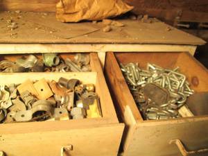 lot 34 image: Contents of 2 drawers including con...