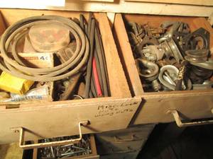 lot 36 image: Contents of 2 drawers including hos...