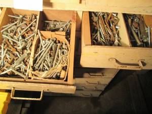 lot 38 image: Contents of 2 drawers including mac...