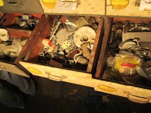 lot 40 image: Contents of 3 drawers including con...